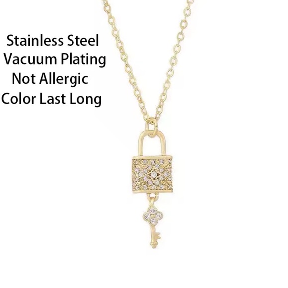 Golden Key Lock Crystal Necklace - Picture 3 of 4